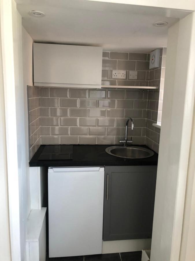 Lovely Modern Decorated 1 Bed Studio Newport  Ngoại thất bức ảnh