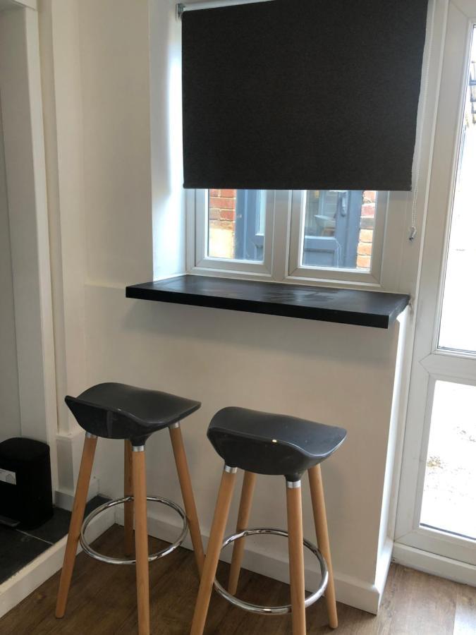 Lovely Modern Decorated 1 Bed Studio Newport  Ngoại thất bức ảnh