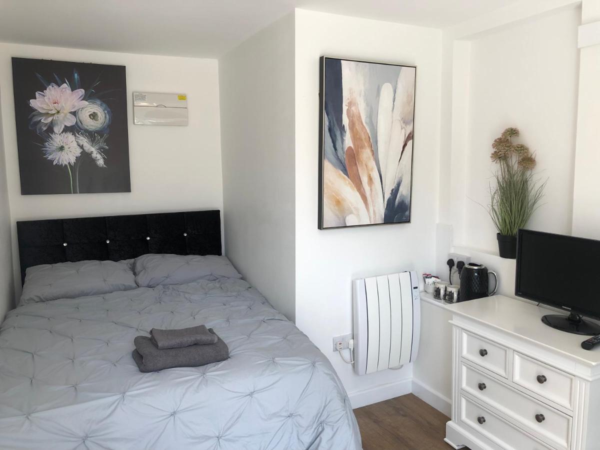Lovely Modern Decorated 1 Bed Studio Newport  Ngoại thất bức ảnh