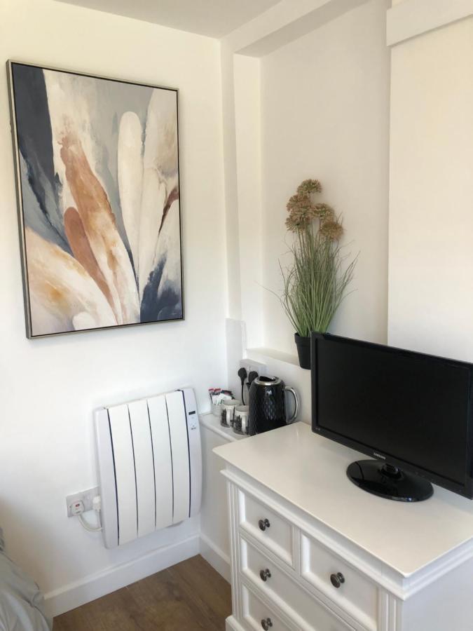 Lovely Modern Decorated 1 Bed Studio Newport  Ngoại thất bức ảnh